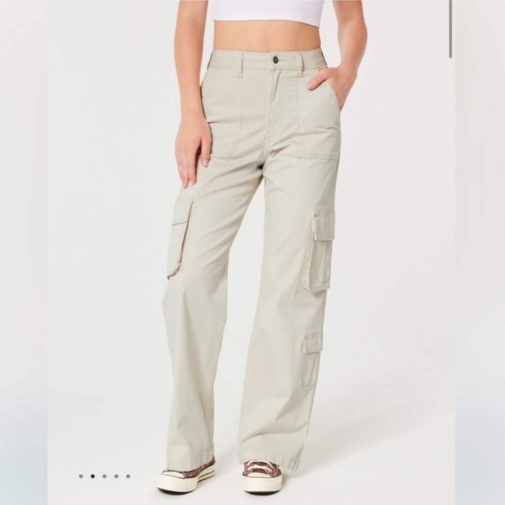 HOLLISTER | Ultra High-Rise Baggy 3-Pocket Cargo Pants Cream | SIZE 23 - Picture 3 of 8